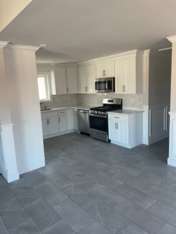 Building Photo - 16 Bartlett Ave