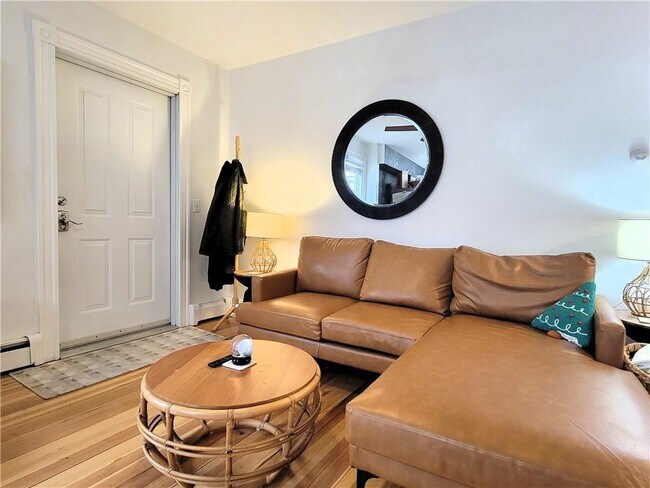 Building Photo - 102-110 Broadway