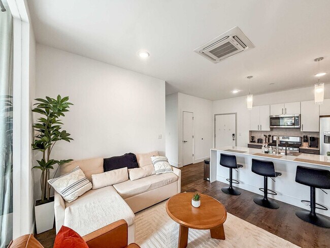 Building Photo - 1240 Cadwallader St