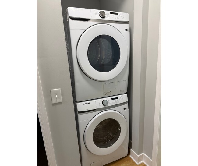 Building Photo - 1628 Benhill Ave