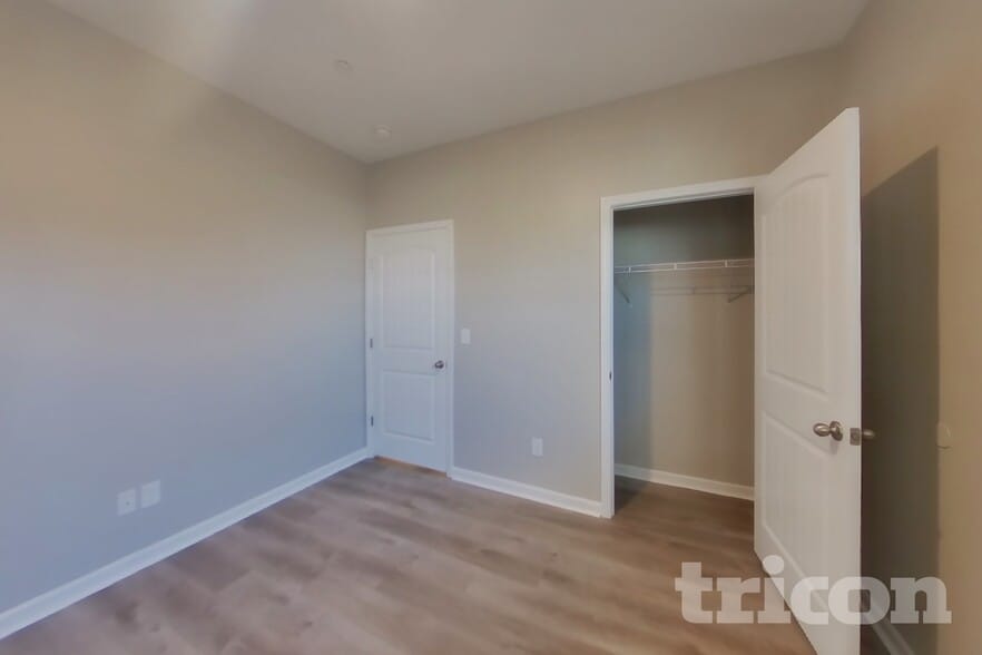 Building Photo - 338 Victory Cir