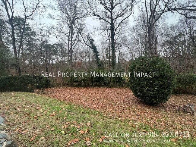 Building Photo - 7 Sylvan Rd