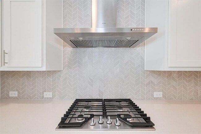 Building Photo - 23649 Silver Palm Trl