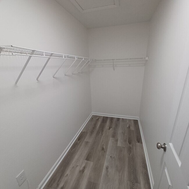 Building Photo - Cozy 1 BR 1 BA Condo