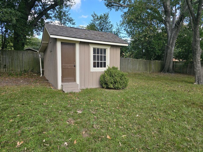 Building Photo - 516 Lehigh Pl