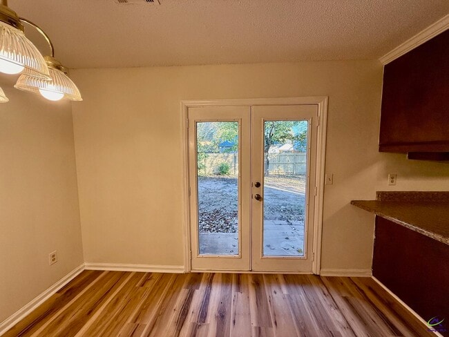 Building Photo - 126 Kensington Cir