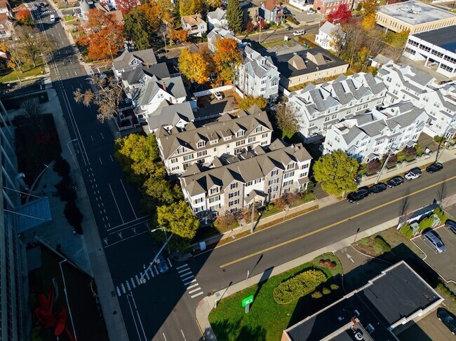 Building Photo - 1707 Summer St