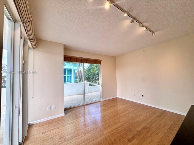 Building Photo - 5970 Indian Creek Dr