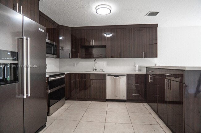 Building Photo - 15650 NW 39th Ct