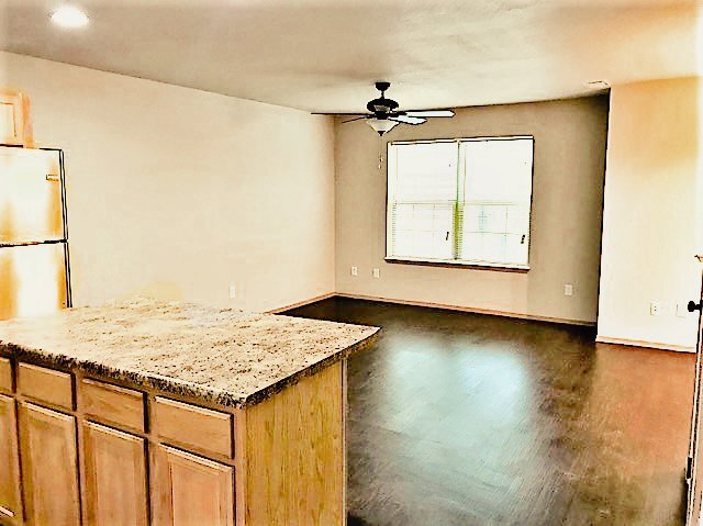 Building Photo - 235 S Rolling Woods Way