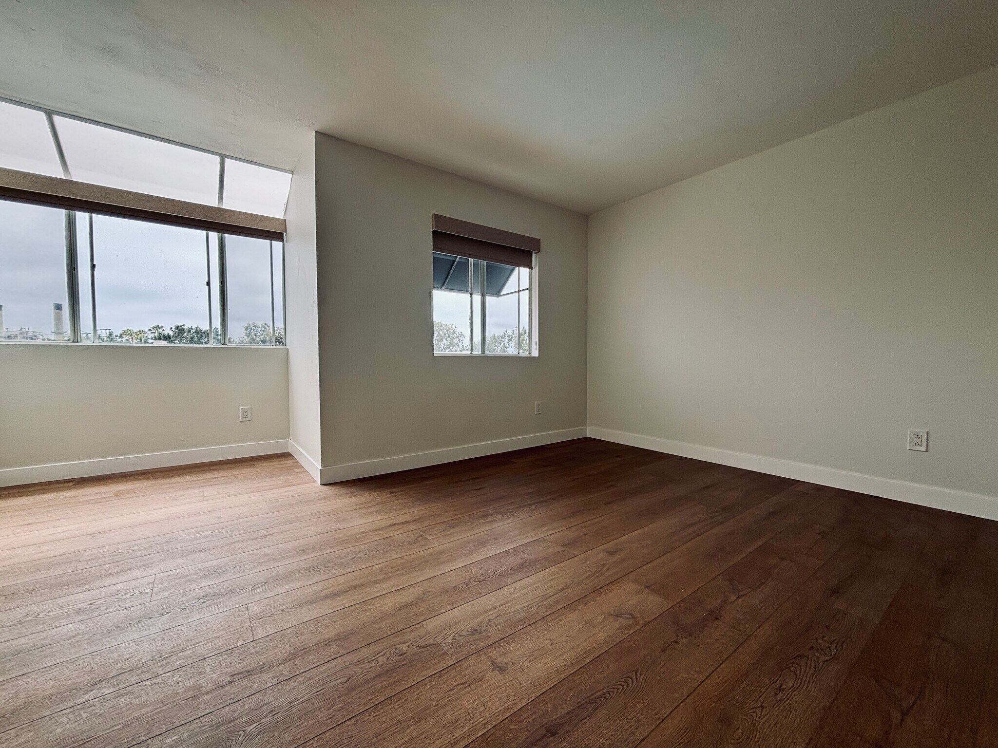 Building Photo - 501 Herondo St