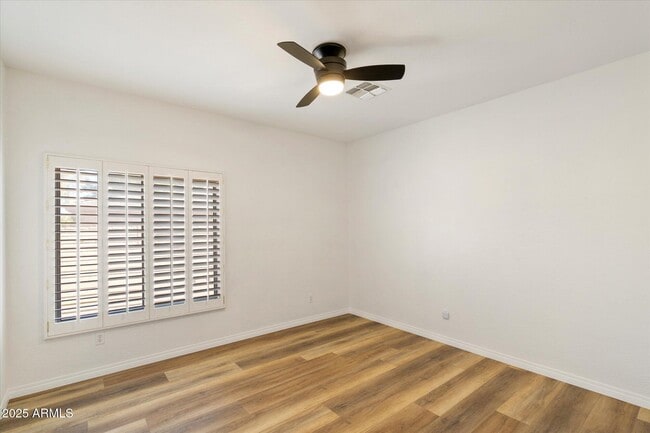 Building Photo - 1925 W Olive Way