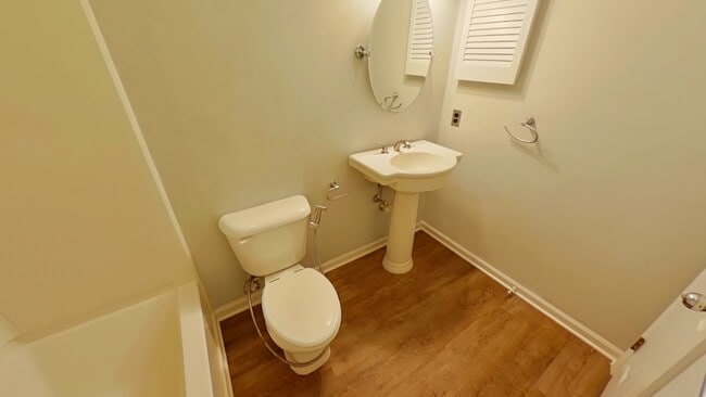 Building Photo - 300 Waterdown Dr