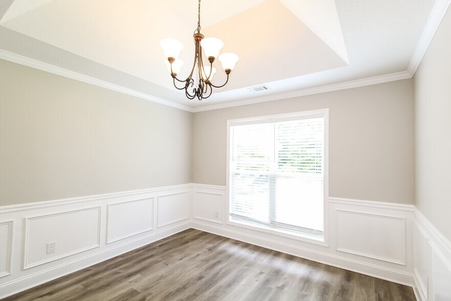 Building Photo - 1680 Deer Creek Ln