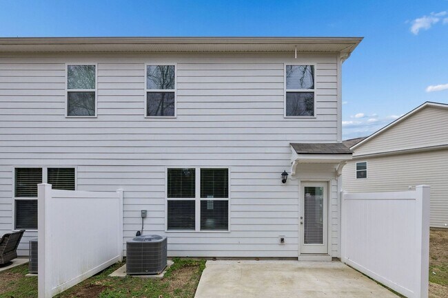 Building Photo - Welcome to Lewisburg Kings Landing