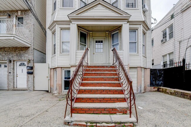 Building Photo - 200 Nunda Ave