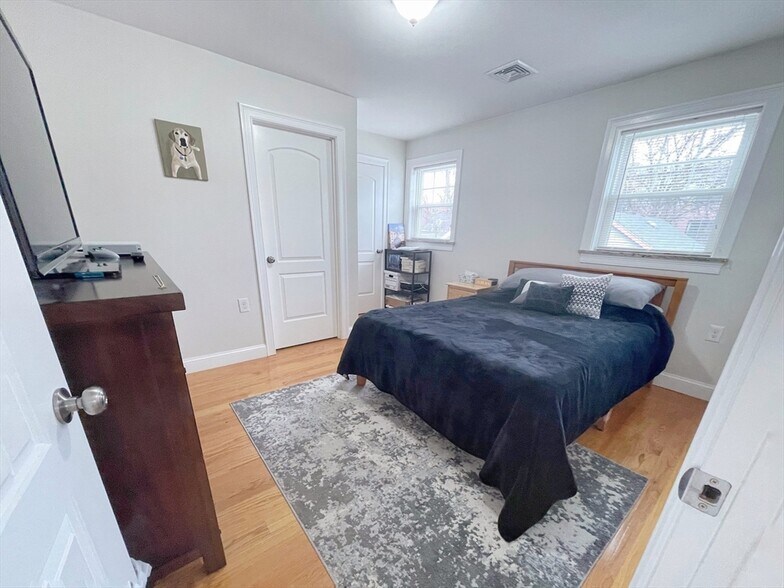 Building Photo - 1 Emmet Pl