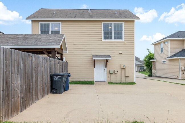 Building Photo - 2610 Mandi Ct