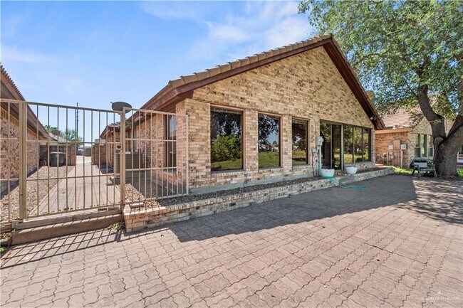 Building Photo - 29 Rio Grande Dr