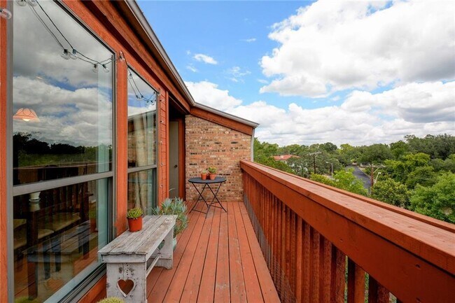 Building Photo - 1406 Windsor Rd