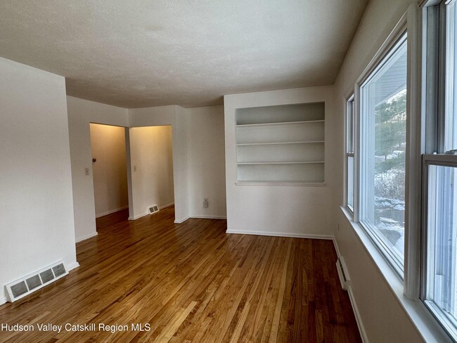 Building Photo - 18 Cherry Hill Rd