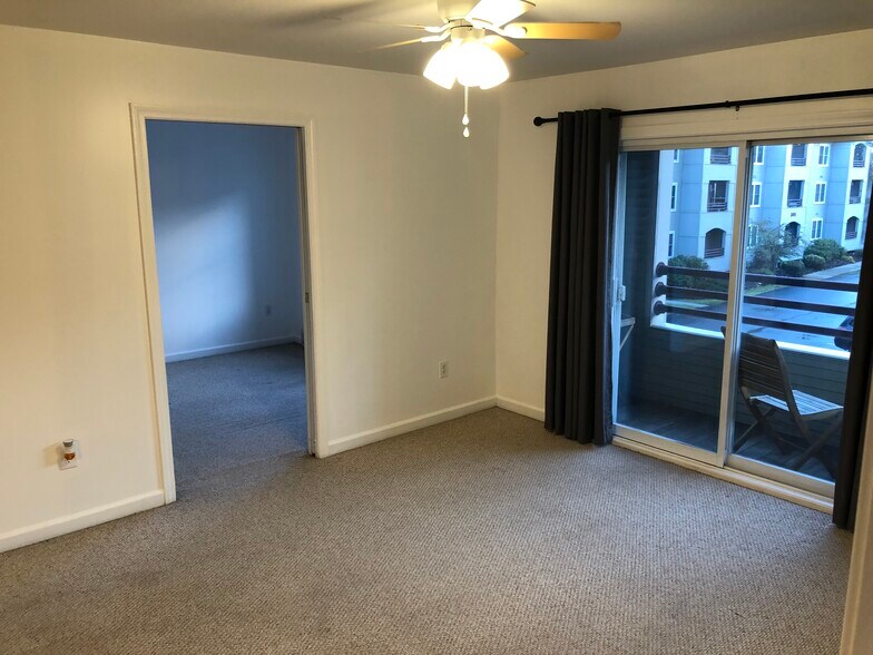 Building Photo - 305 Lime Kiln Rd