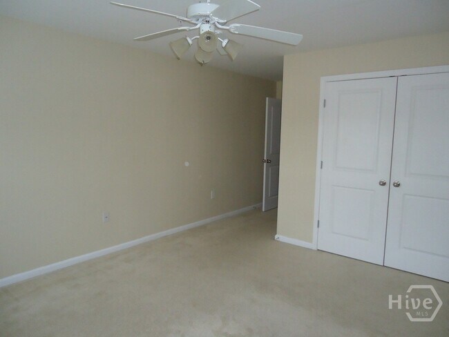 Building Photo - 1035 Barnett Shoals Rd