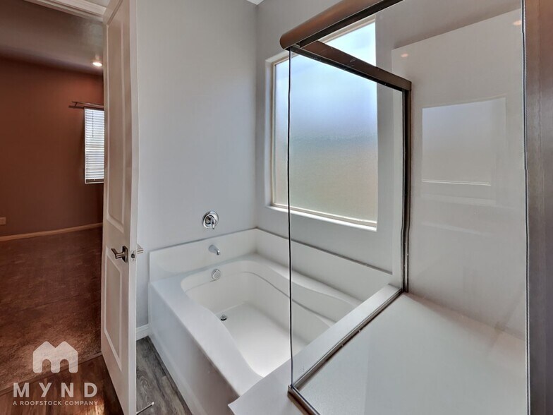 Building Photo - 12577 Huckleberry Oak Ave