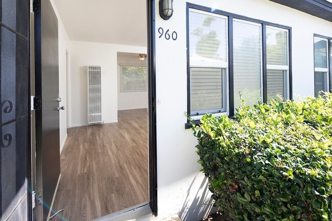 Building Photo - Pacific Beach/Bird Rock Cottage: 1 Bed/1 Bath Just Blocks from the Beach!