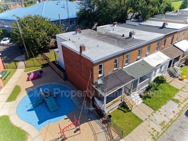 Building Photo - 12 Adella Ave