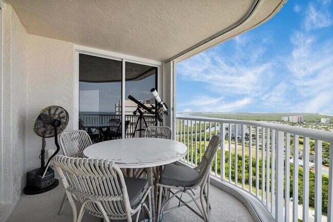 Building Photo - 5049 N Hwy A1A