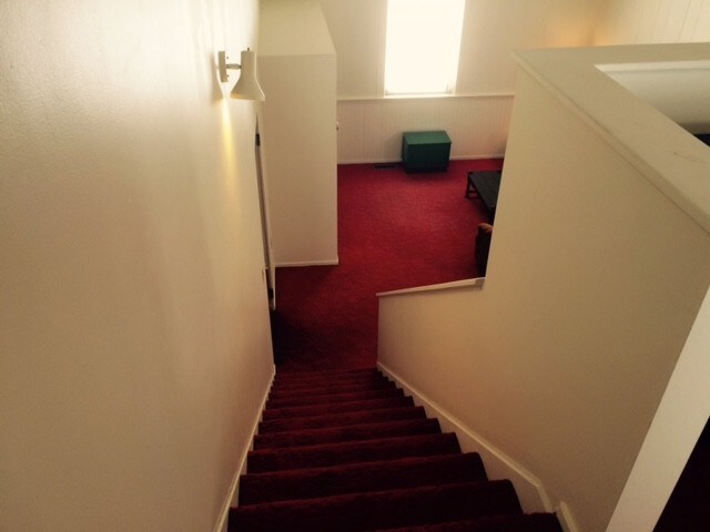 steps down - 50 Juniper St