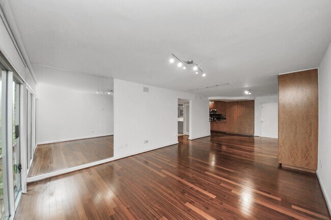 Building Photo - 5050 Ambassador Way
