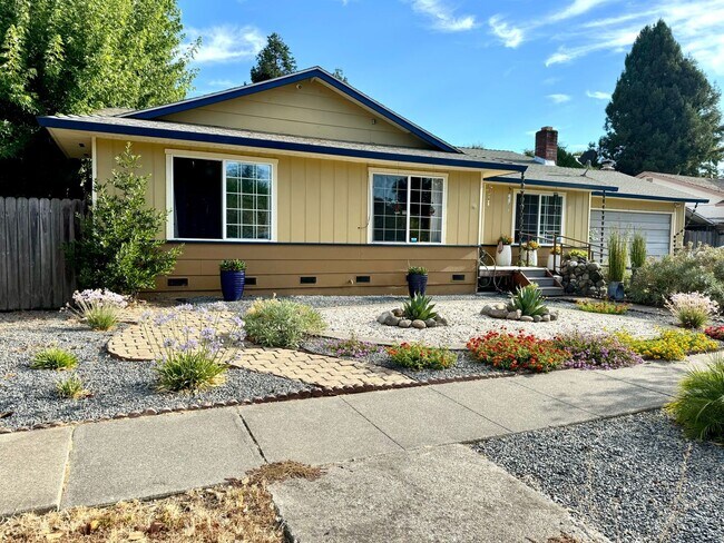 Primary Photo - Lovely one level home in Northwest Santa R...