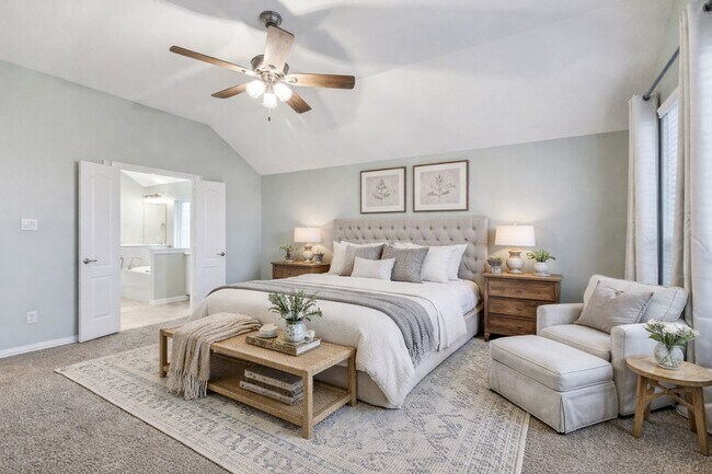 Building Photo - 142 Dina Ln