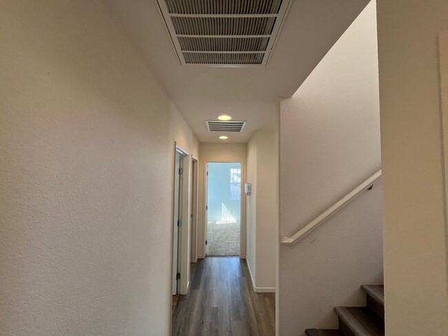 Building Photo - Rooftop Views and 3bed house for rent