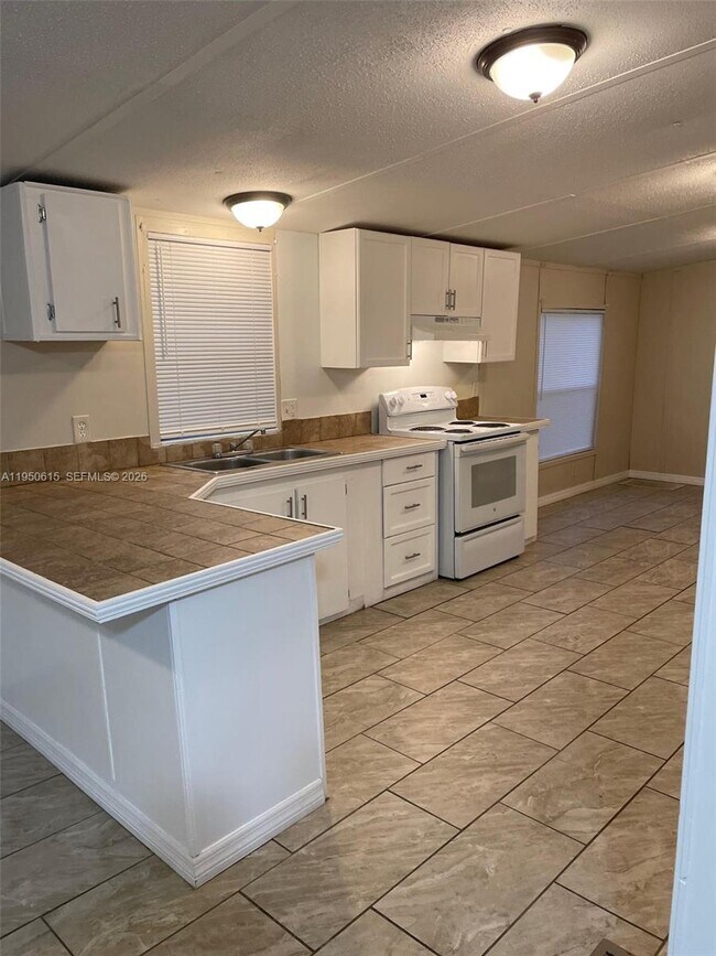 Building Photo - 8638 Gibson Oaks Dr