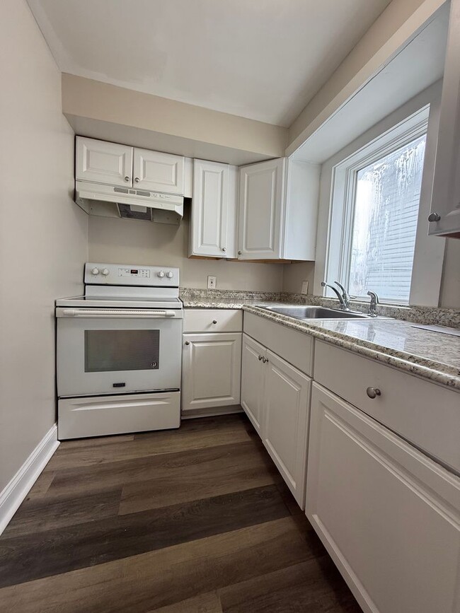 Building Photo - 206Connors-Gardner