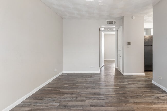 Building Photo - Southgate Manor Apartments