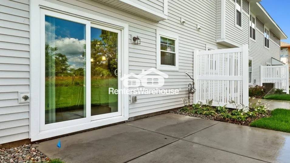 Building Photo - 1062 Jubert Dr