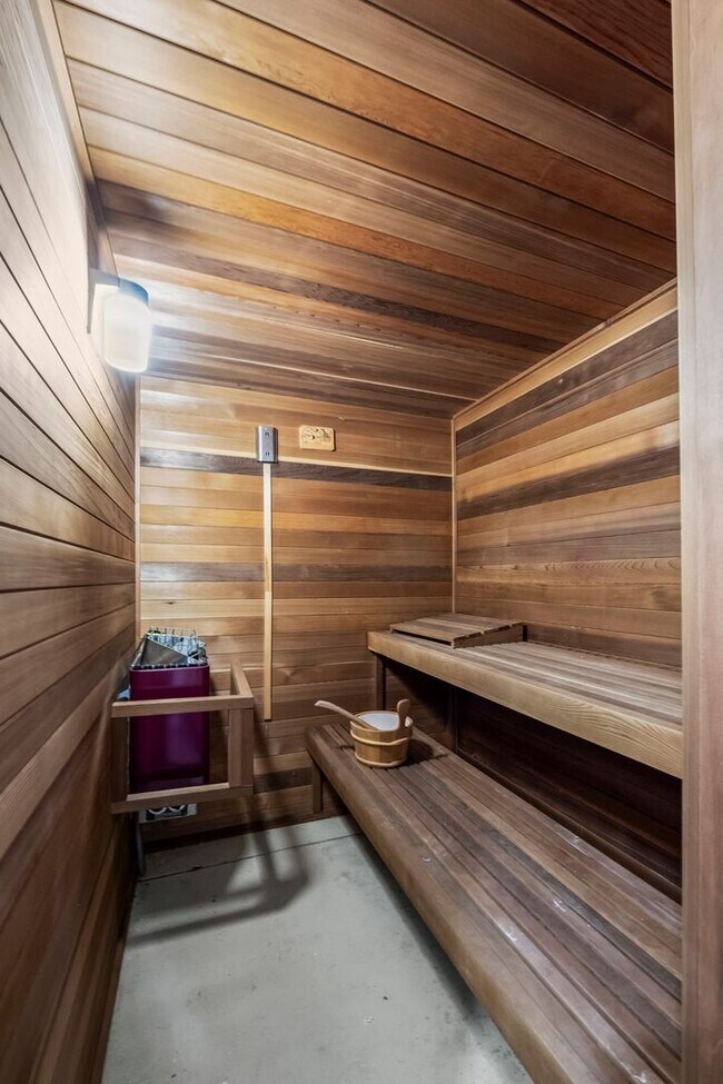 Building Photo - Custom Boulder 4 Bedroom + Finished Basement