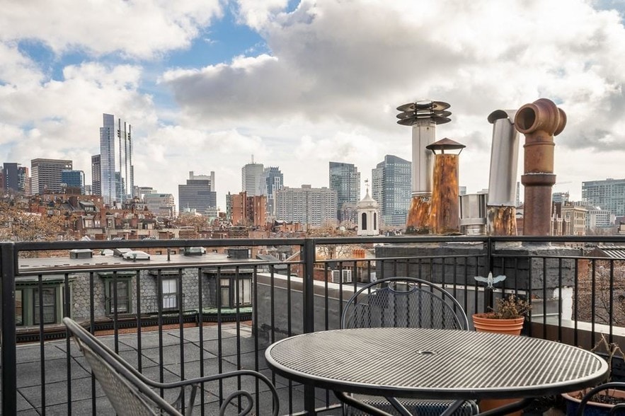 Building Photo - 112 Pinckney St