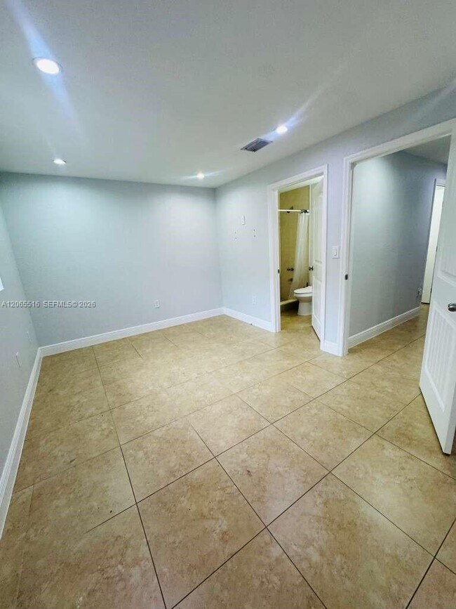 Building Photo - 8270 SW 149th Ct