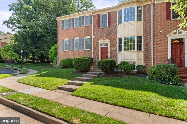 Building Photo - 6860 Williamsburg Pond Ct
