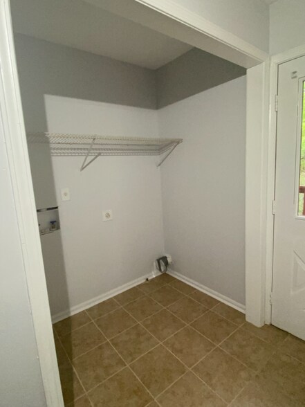 Building Photo - 1232 Creek Forest Ct NW