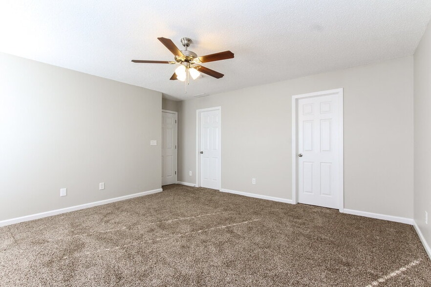 Building Photo - 672 Cloverfield Ln