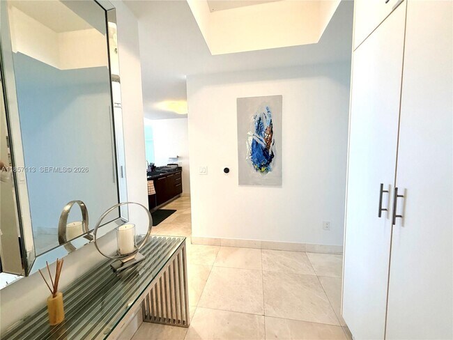 Building Photo - 16001 Collins Ave