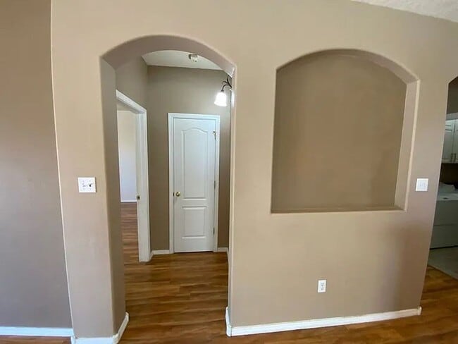 Building Photo - AMAZING HOME
