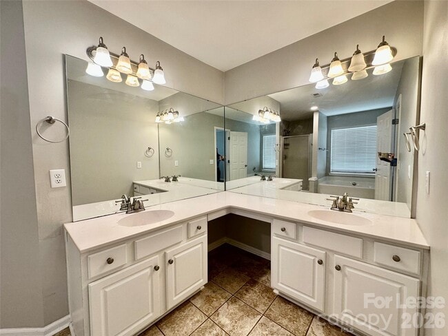 Building Photo - 5307 Bentgrass Run Dr