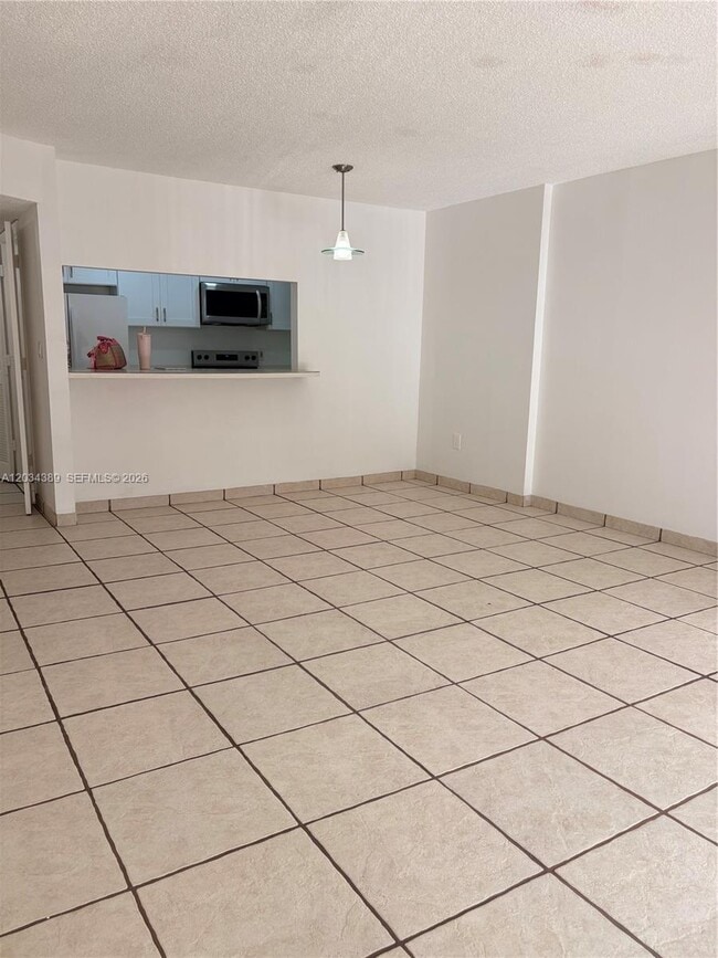 Building Photo - 4154 Inverrary Dr